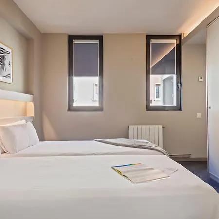 Aparthotel Bcn Montjuic Barcelona Exterior photo